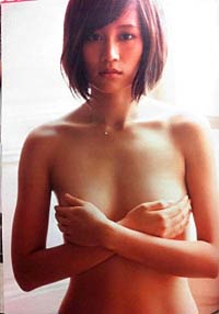 前田敦子手ブラショット